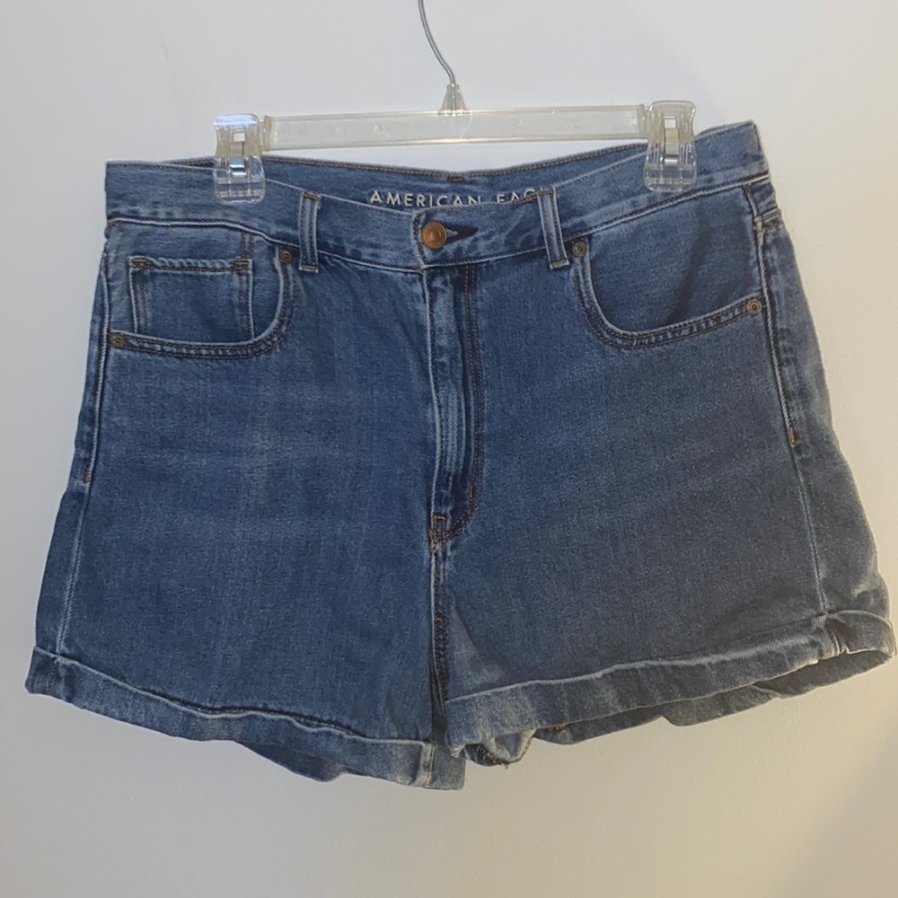 AMERICAN EAGLE WOMENS MOM HIGH WAISTED JEAN SHORTS
